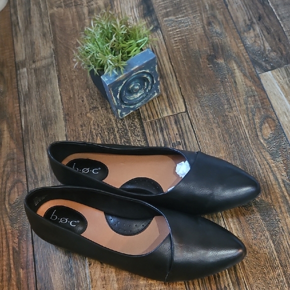 b.o.c. Women's Classic Black Loafers - Picture 4 of 11